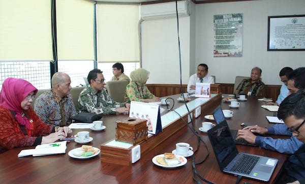 rapat harian di desa sumberkledung